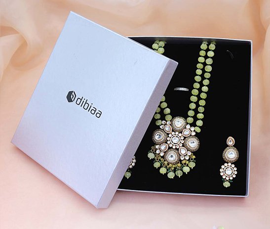 Top Bottom Big Necklace Box – Silver Metallic