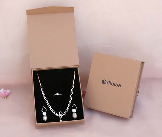 Flap Magnetic Pendant Set Box – Brown