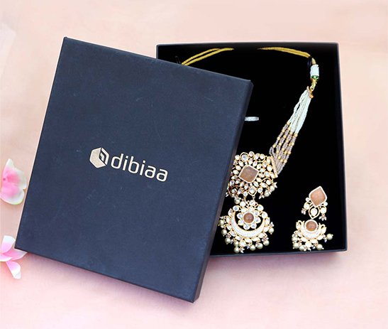 Top Bottom Necklace Box – Black