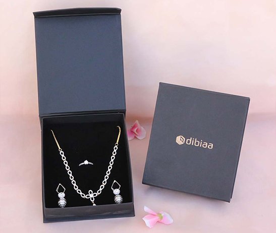 Flap Magnetic Pendant Set Box – Black