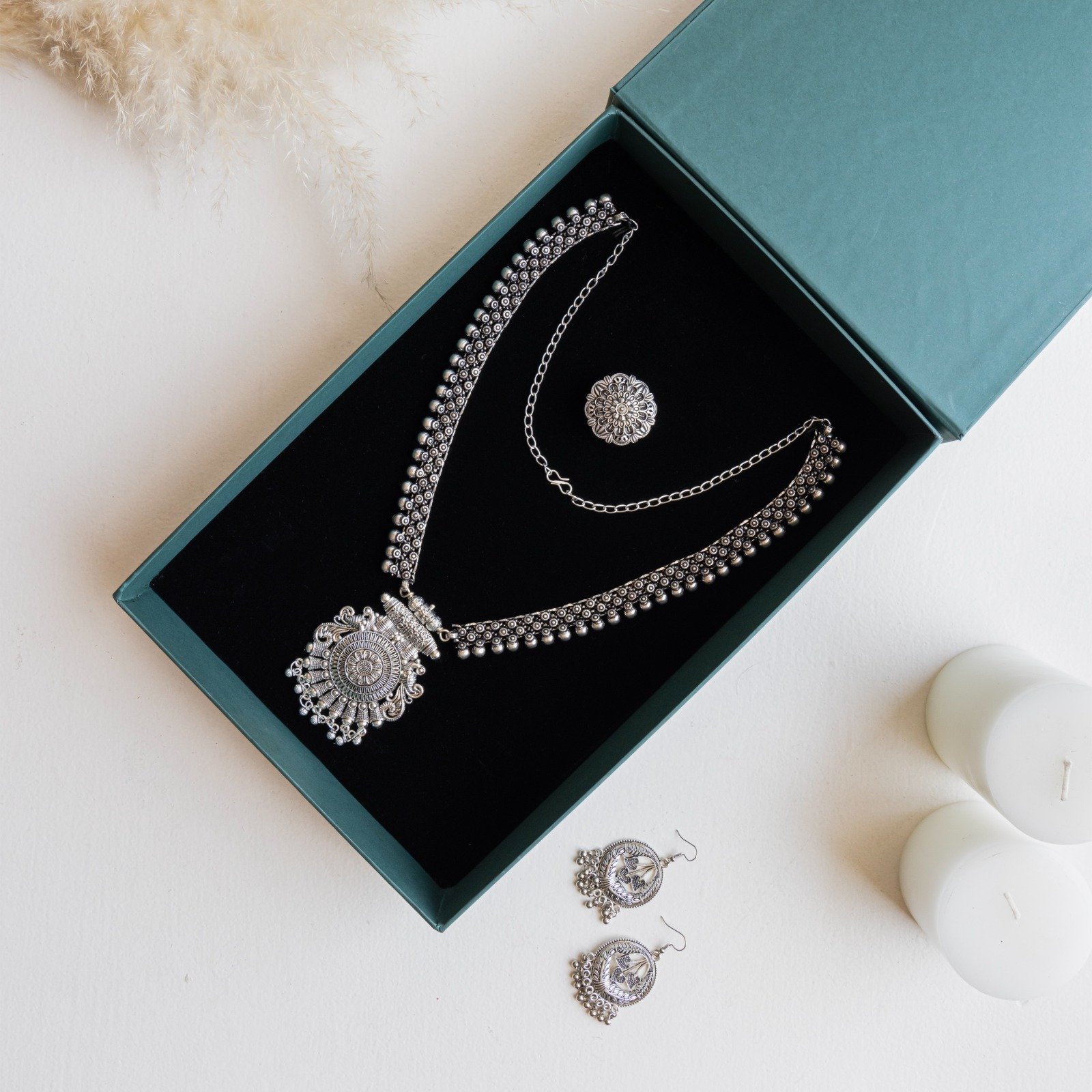 Flap Magnetic Haram Box ( Large Necklace Box )